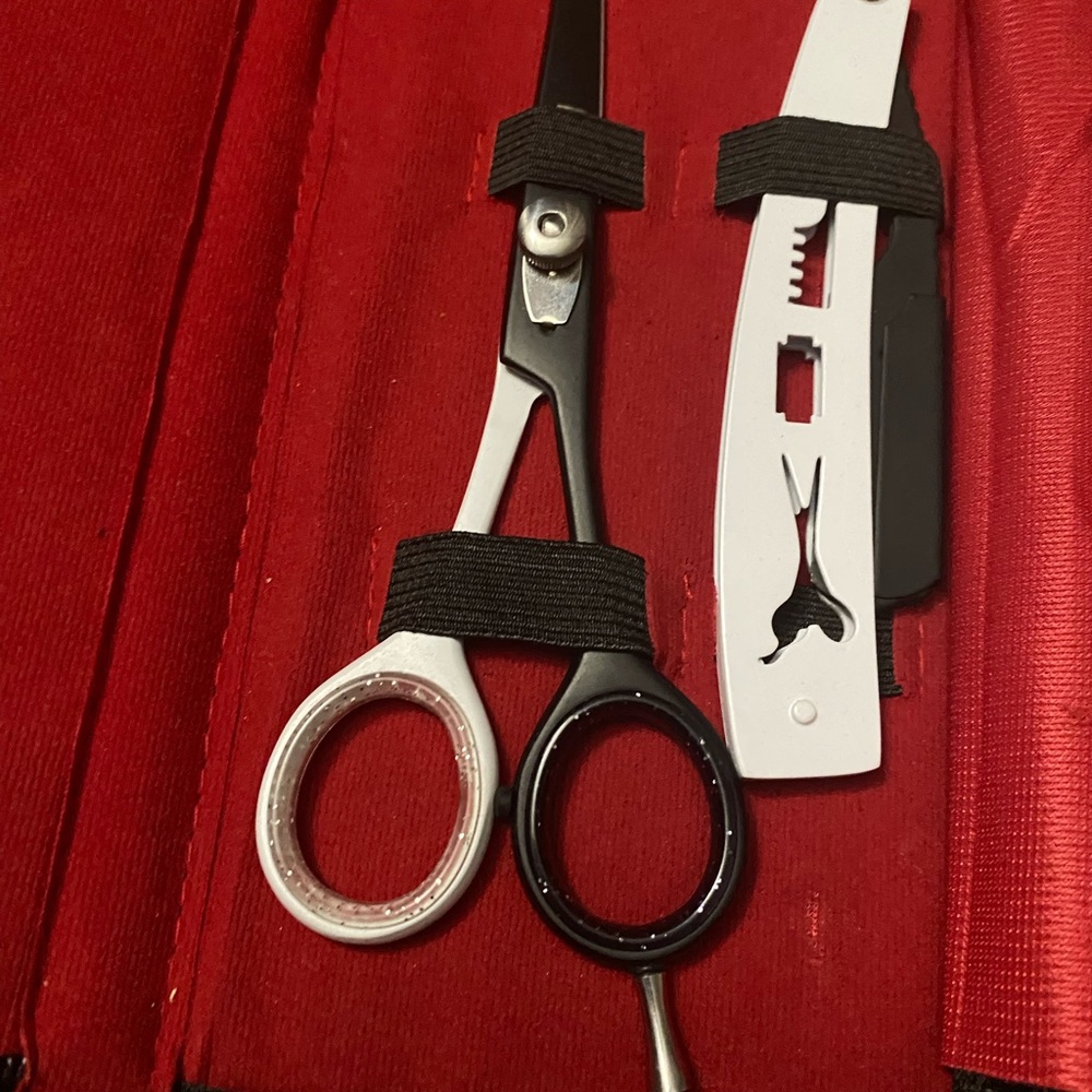 Hair Cutting Scissors/Kit - Picture 3 of 6